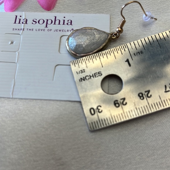 Free with the purchase of $25 or more! - Picture 4 of 4